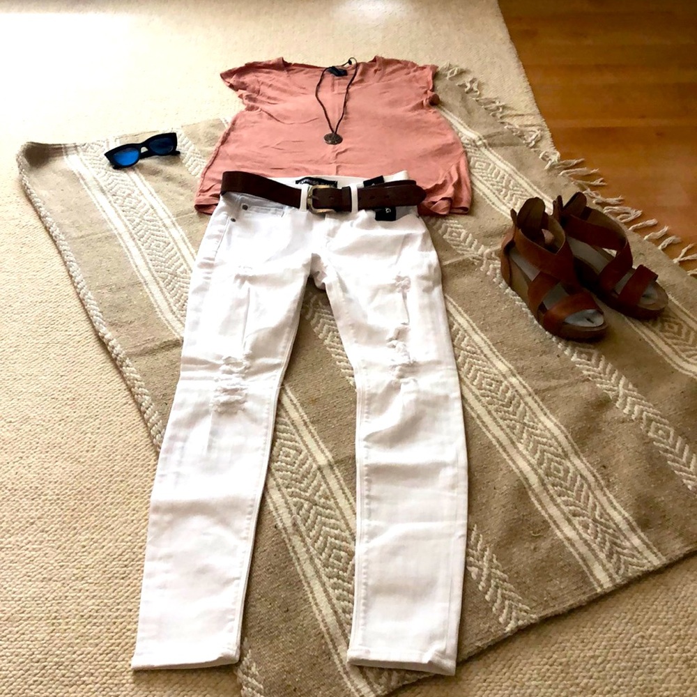 EXPRESS Distressed White Skinny Jeans😎